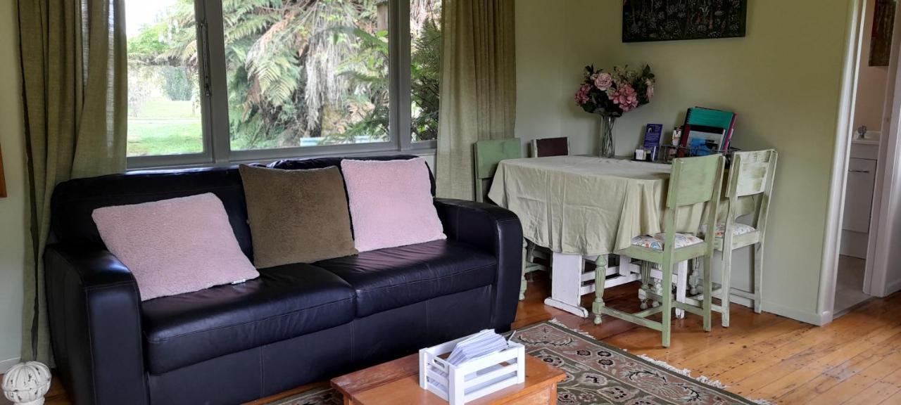טאומרנוי Earthsounds Country Cottage מראה חיצוני תמונה